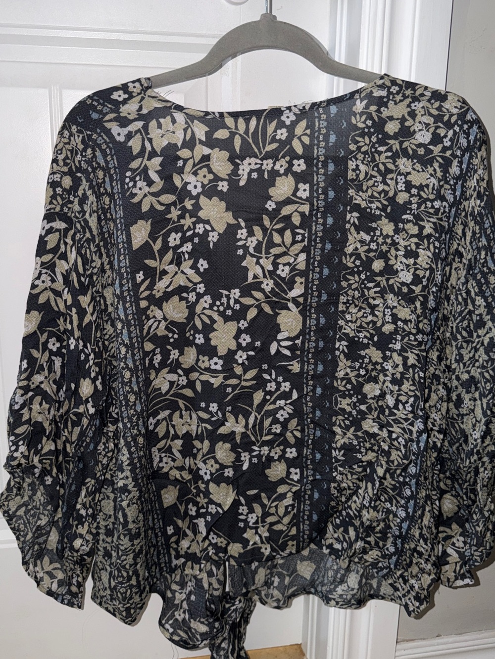 Womens Floral Tie-Front V-Neck Blouse - Picture 5 of 6